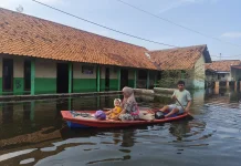 Lima Hari Terendam Banjir, Warga Tegaldowo Pekalongan Keluhkan Minimnya Bantuan