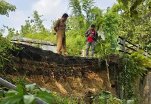 Banjir Picu Longsor Jembatan Desa Lumbung Mas Pati