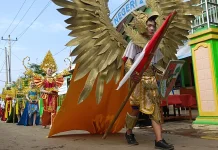 Ragam Kostum Berkarakter Meriahkan 47 Tahun SMP 2 Batang