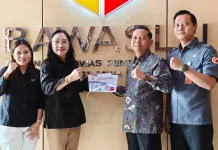 Bawaslu Kota Semarang Menyerahkan Laporan Layanan Informasi Publik Tahun 2025