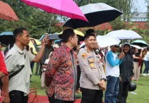 Hujan Tak Surutkan Khidmat Paskah Bersama di Salatiga, Kapolres Turut Membaur