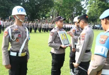 Jaga Integritas Polri, Kapolres Salatiga Beri Penghargaan dan Sanksi PTDH