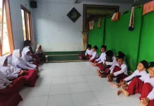 Sekolah Terendam, Kegiatan Belajar Mengajar Siswa Tegaldowo Dialihkan ke Musala