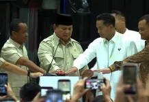 Presiden Prabowo Resmikan Pabrik Kendaraan Berbasis Listrik di Magelang