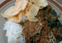 Ragam Kerupuk yang Cocok dengan Pecel