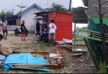 Angin Puting Beliung Rusak Rumah Warga di Rembang