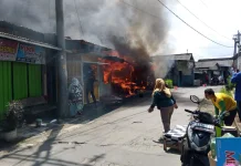 Lupa Matikan Kompor, Empat Kios di Bergas Terbakar