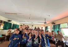 Dosen USM Ajak Siswa SMA N 11 Semarang Mahir Komunukasi Efektif