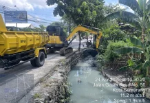 Agustina Instruksikan DPU Keruk Sedimentasi Saluran Air di Gajah Raya
