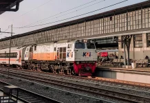 Penumpang Wajib Tahu, Batasan Penggunaan Stop Kontak di Kereta