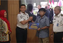 Hari Bakti Pemasyarakatan, Lapas Semarang Serahkan Bantuan Usaha dan Beasiswa