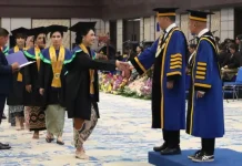 Wisuda Undip ke-182, Rektor Tegaskan Lulusan Harus Siap Bersaing dan Berkarya