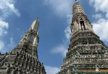 Wat Arun, Ikon Bangkok di Tepian Sungai Chao Phraya