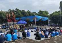 Suarakan Kesejahteraan, Ratusan Buruh Pekalongan Gelar Apel dan Doa Bersama