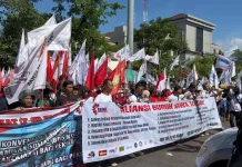 Nuansa Nasionalisme Warnai Aksi May Day di Semarang