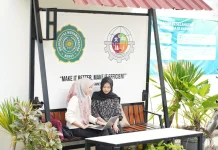 Mahasiswa Tehnik Industri UMKU Bangun Shelter PLTS