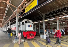 Libur Panjang Hari Buruh, Lebih dari 10 Ribu Penumpang Padati Stasiun Pekalongan