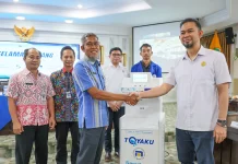 Canggih! Pemprov Terima Hibah Alat Penghasil Air Minum Dari Udara