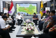 Peringati Waisak, 50 Biksu Berbagai Negara Jalan Kaki Menuju Borobudur