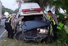 Oleng dan Hantam Truk di Jalan Daendels Purworejo, Sopir Ambulans Tewas Terjepit