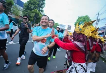 Tim Sorak Hebohkan Purwokerto Half Marathon 2026, Buat Pelari Terkesan