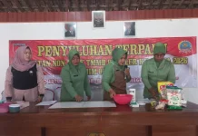 Belajar Bikin Donat Bareng TNI, Warga Desa Ngodo Didorong Punya Usaha Sendiri