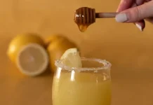 Campuran Minuman Lemon Madu Cegah Dehidrasi saat Musim Kemarau