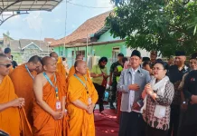 Agustina Sambut Biksu Thudong dengan Semangat Semarang Damai di Masjid Al Falah