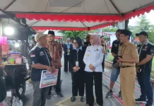 PKL Alun-alun Kendal Dapat Bantuan Tenda UMKM Baru