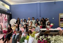 Lepas Penat dari Tugas, Mahasiswa Vokasi Undip Ajak Healing Lewat Merangkai Bunga