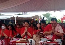 Dari Candi Borobudur, Umat Buddha Berdoa Untuk Perdamaian Dunia