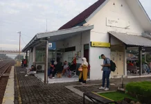Sempat Tertemper, Kereta Cargo Berhenti di Stasiun Alas Tua
