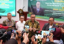 Tangani Rob Pantura Jateng, Menteri LH Minta Unissula Tanam Mangrove 200 Hektare