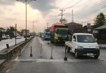 Jalan Pantura Brangsong Kendal Dicor, Kendaraan Besar Disarankan lewat Tol
