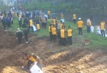Hari Lingkungan Hidup, Mahasiswa UMK Inisiasi Bersih-Bersih Kaligelis Kudus