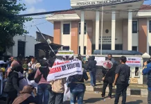 Ribuan Simpatisan Sudewo Datangi Tipikor Semarang, Tuntut Dibebaskan