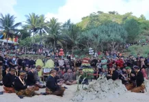 Mensuasanai Awal Suro, Labuhan Ageng Digelar sebagai Tolak Bala
