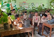 Aksi Hijau, Cara Siswa MIS Ngalian Rayakan Kelulusan Sekolah