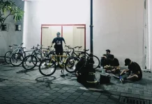 Bersepeda Malam Hari, Aktivitas Santai yang Tetap Butuh Persiapan