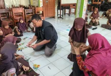 SD 1 Ngembal Kulon Kabupaten Kudus Edukasi Siswa Pilah Sampah