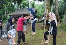 Libur Sekolah, Desa Wisata Kandri Tawarkan Pengalaman Bertani hingga Main Egrang
