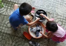 Tingkatkan Kemandirian Anak Dengan Tugas Rumah.