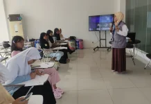 Komunitas Emak-emak Suka Nulis (Mak Sulis) Buka Kelas Puisi untuk Anak-anak Sekolah