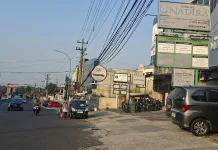 Halo RRI : Kabel Menggantung Rendah di Prof. Hamka Ngaliyan, Pengguna Jalan Resah
