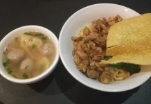 Nikmatnya Mie Ayam Komplit dengan Bakso dan Pangsit