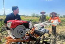 Dukung Produktivitas Petani, Bandara Ahmad Yani Serahkan Bantuan Hand Tractor