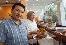 Lewat Kanal YouTube, Uda Awal Bagikan Resep Menu Makanan RM Padang Chaniago