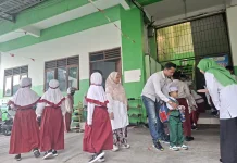 Halo RRI : ASN Apresiasi Kebijakan Ayah Antar Anak di Hari Pertama Masuk Sekolah
