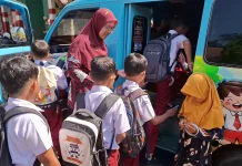 Kisah Guru di Tengaran, Selesai Mengajar Rela Jadi Sopir Antar Murid Pulang