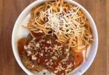 Resep Chicken Parmigiana dengan Spaghetti Topping Parutan Keju